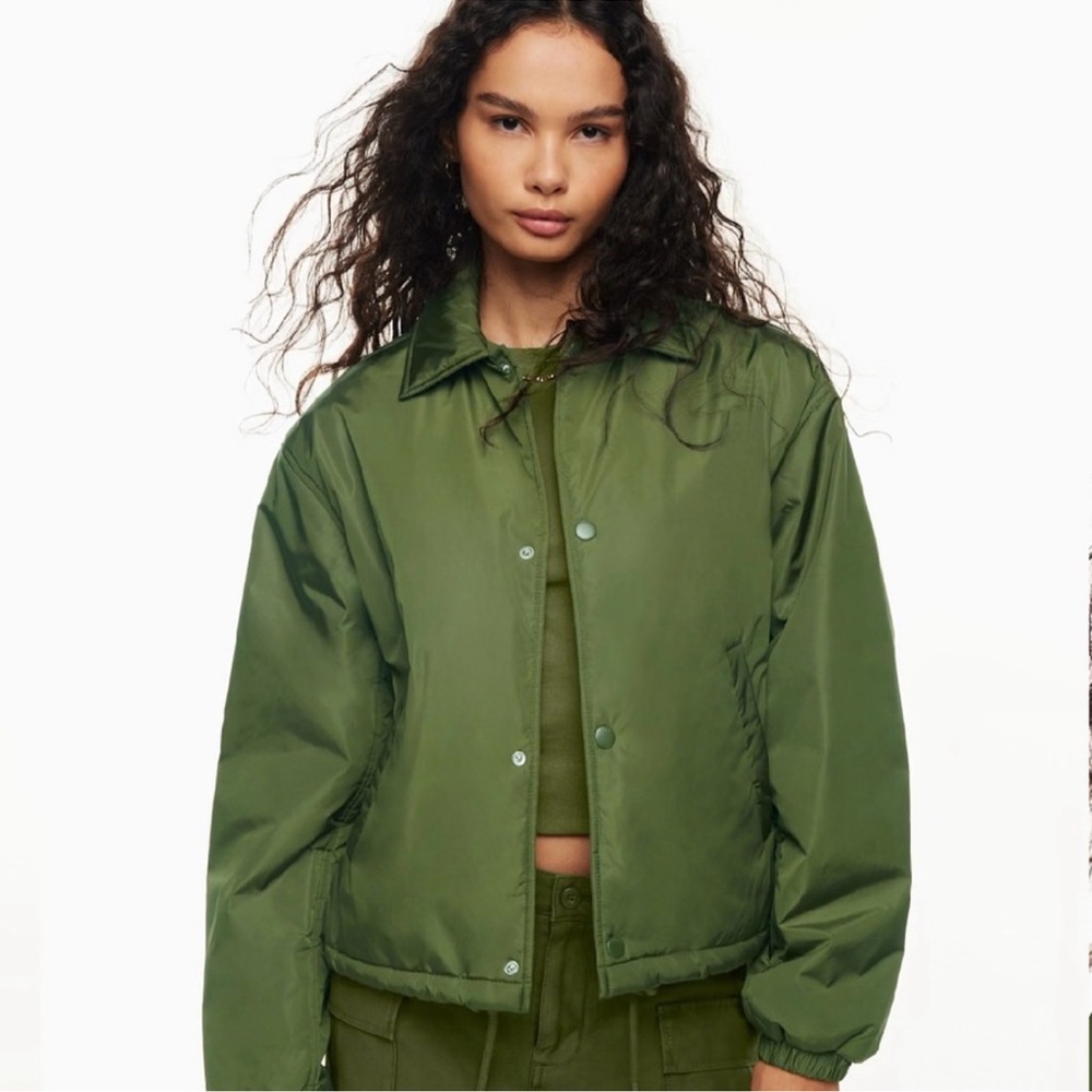 Aritzia TNA Coaches Short Jacket